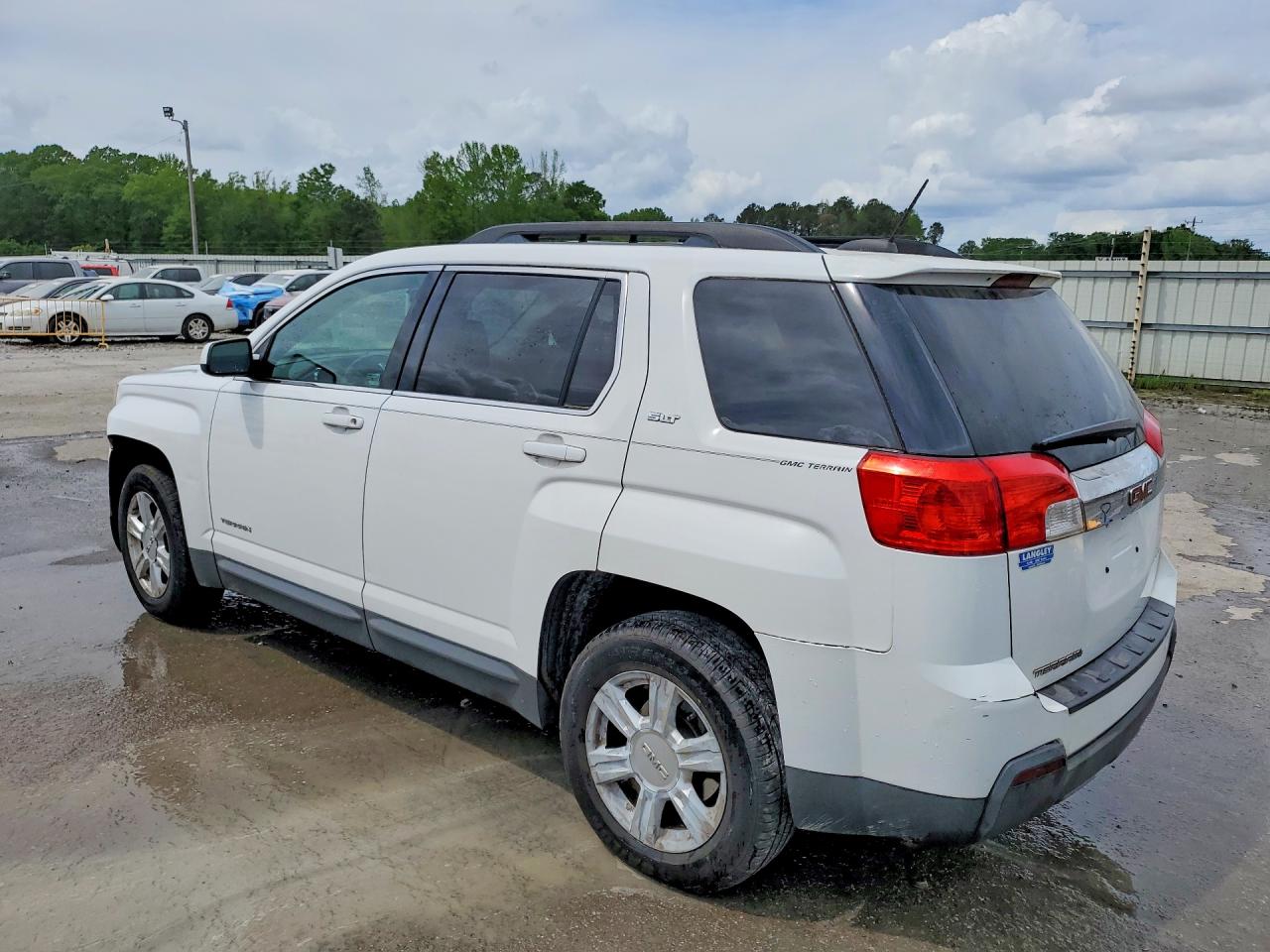 2015 GMC TERRAIN SLT photo 3