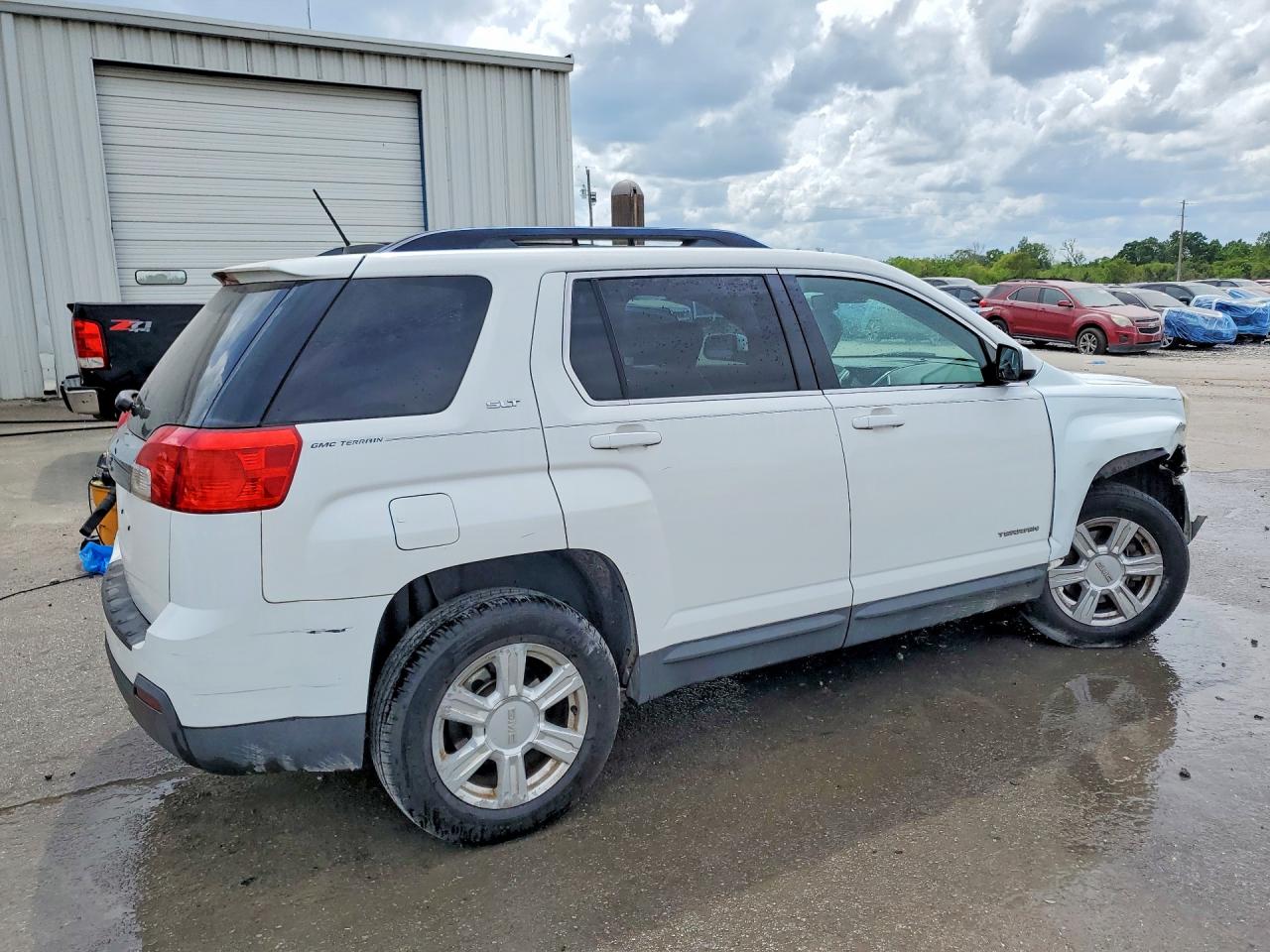 2015 GMC TERRAIN SLT photo 5