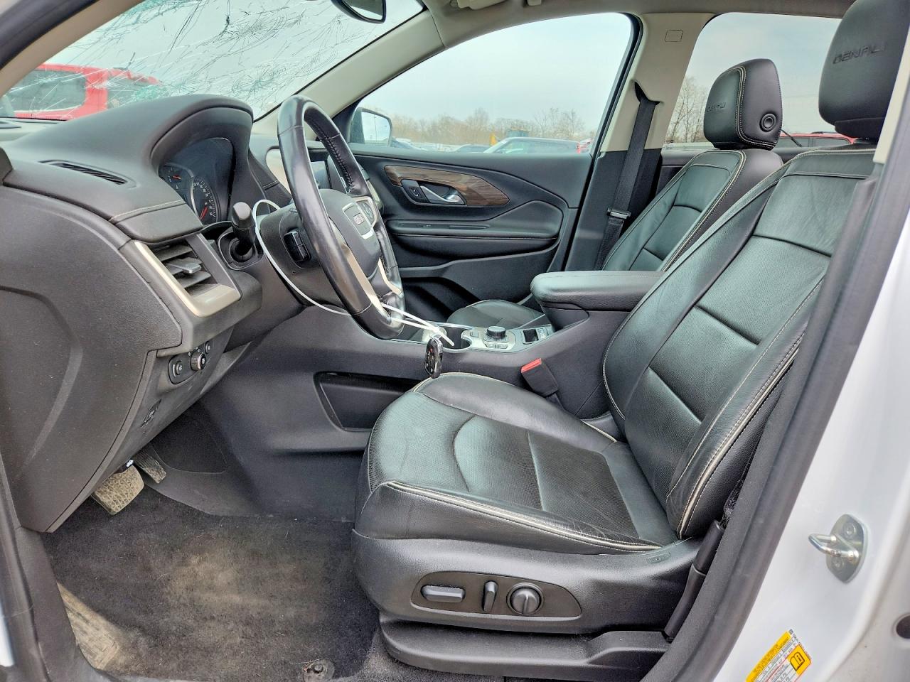 2020 GMC TERRAIN DENALI photo 19