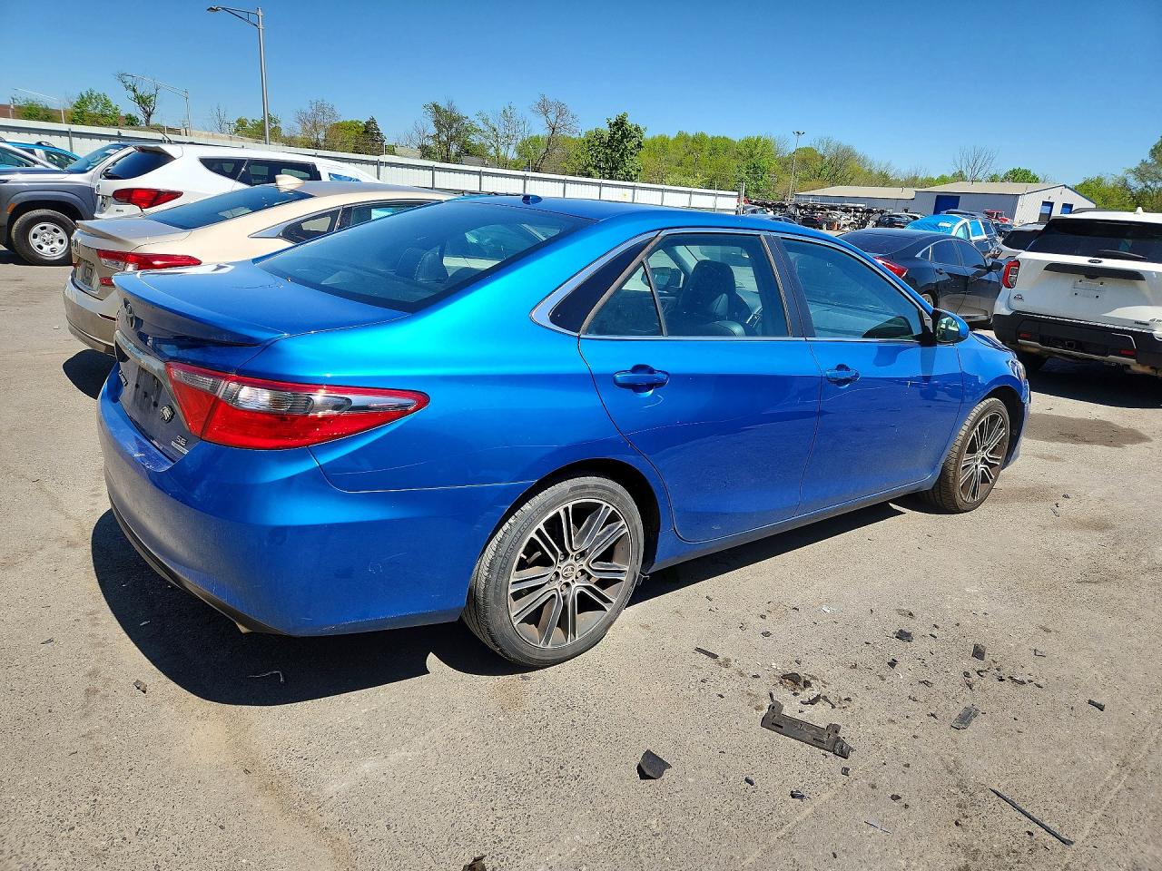 2016 TOYOTA CAMRY SPECIAL EDITION photo 3
