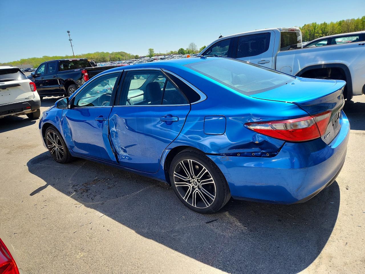 2016 TOYOTA CAMRY SPECIAL EDITION photo 2