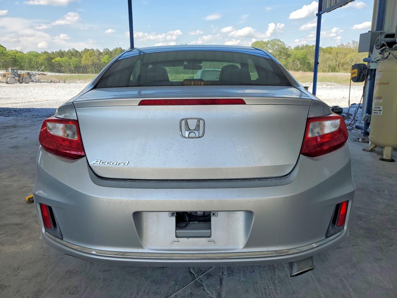 2015 HONDA ACCORD LX-S photo 11