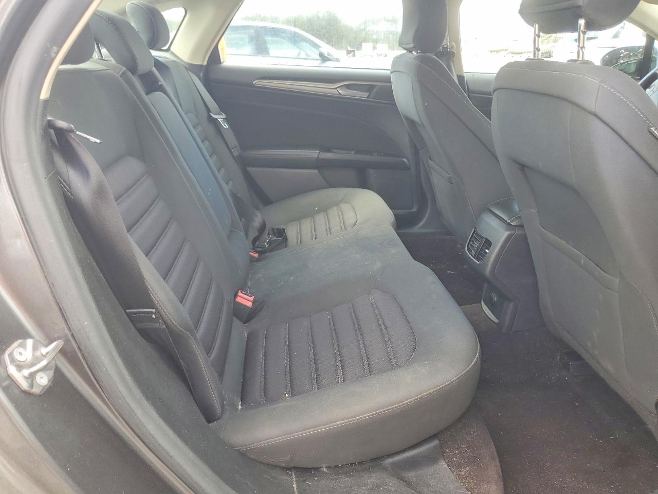2017 FORD FUSION photo 19