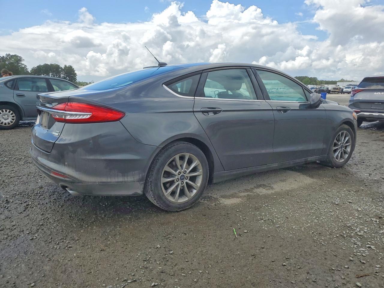 2017 FORD FUSION photo 5