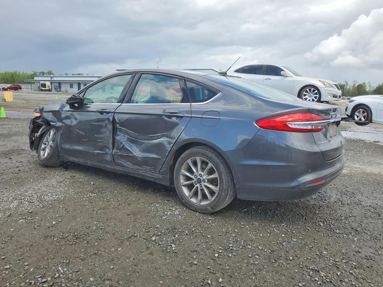 2017 FORD FUSION photo 3