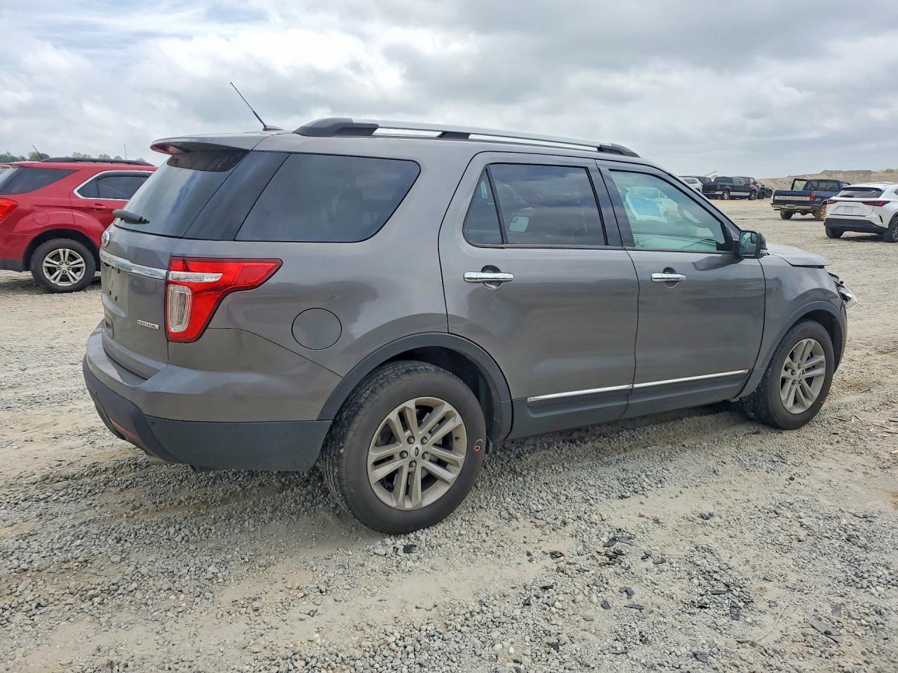 2014 FORD EXPLORER XLT photo 5
