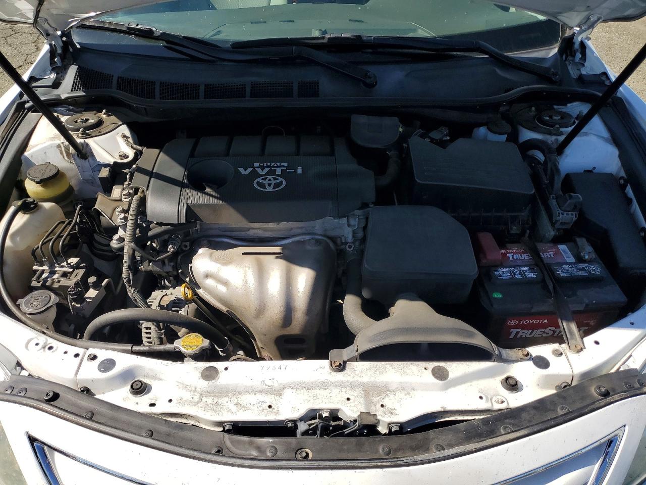 2010 TOYOTA CAMRY LE photo 31