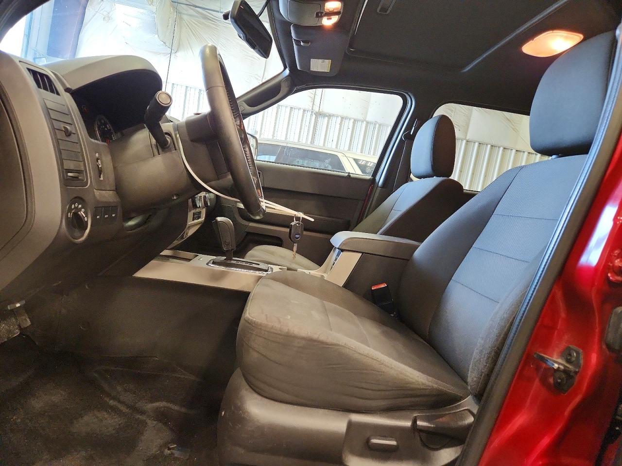 2010 FORD ESCAPE XLT photo 7
