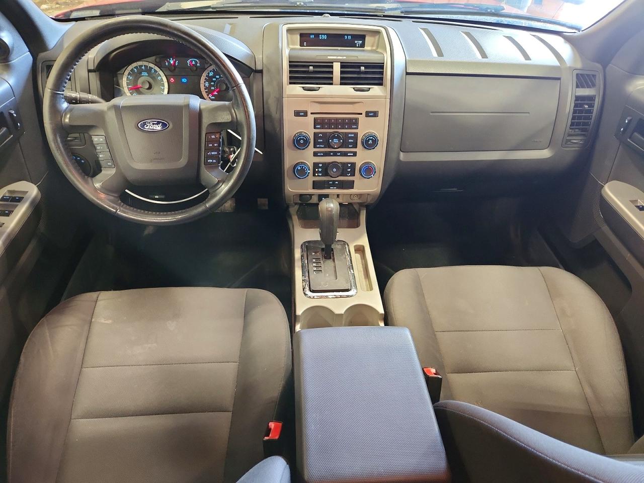 2010 FORD ESCAPE XLT photo 8