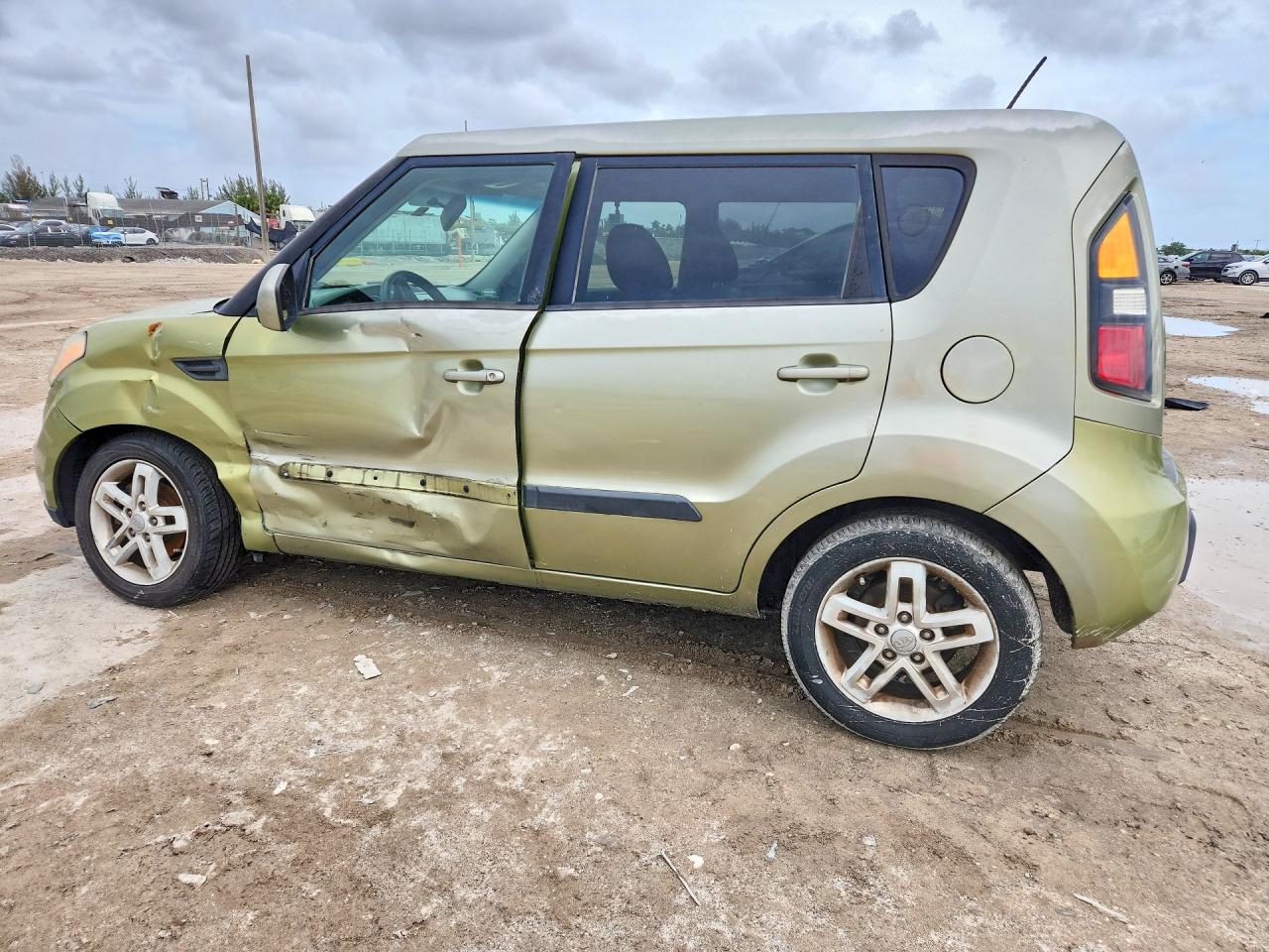 2011 KIA SOUL + photo 3