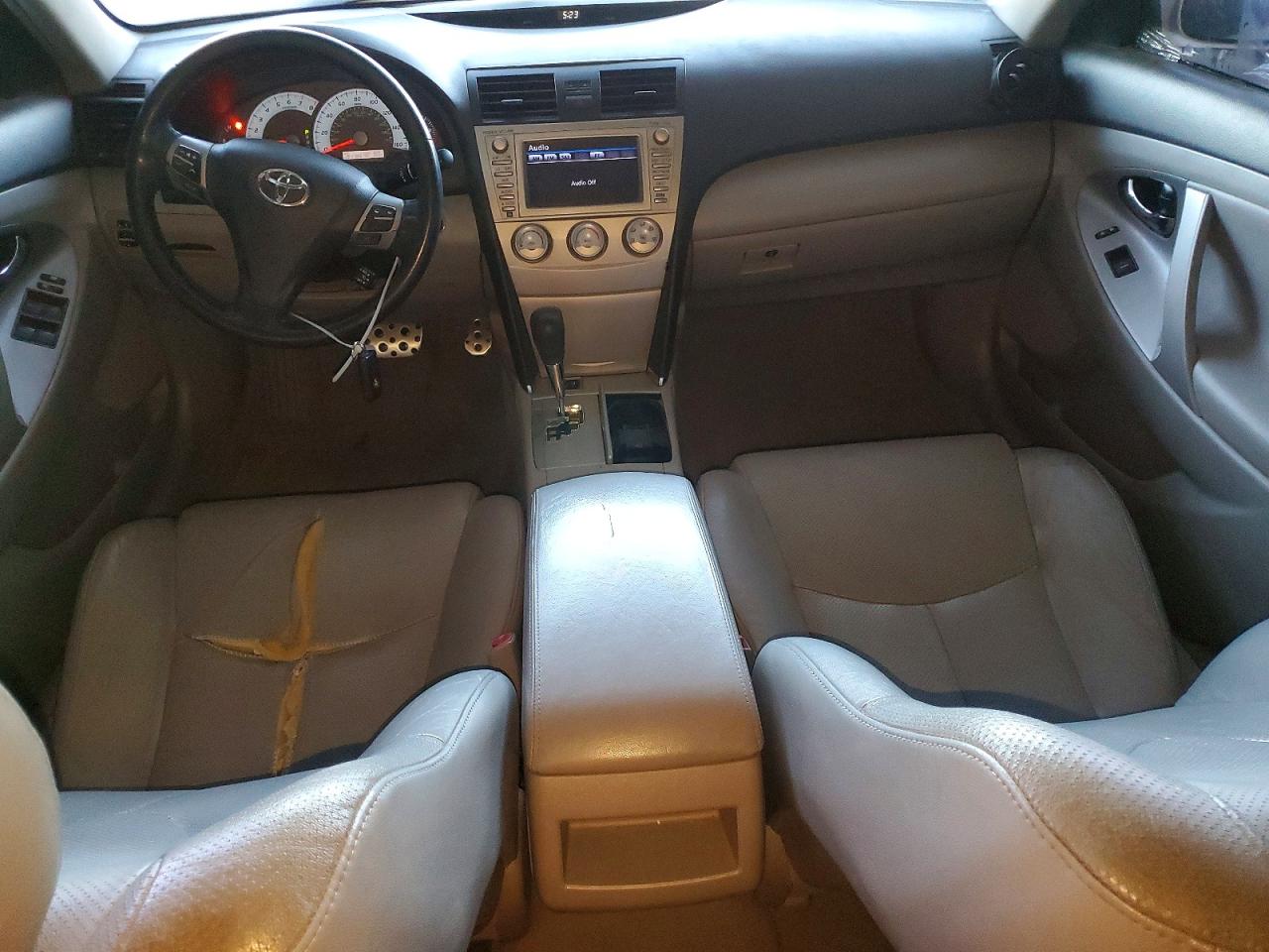 2011 TOYOTA CAMRY SE V6 photo 15