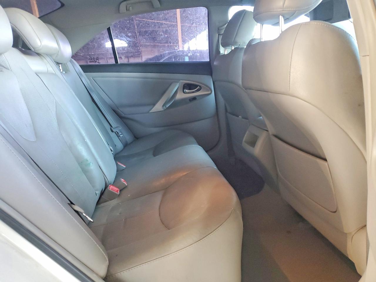 2011 TOYOTA CAMRY SE V6 photo 19