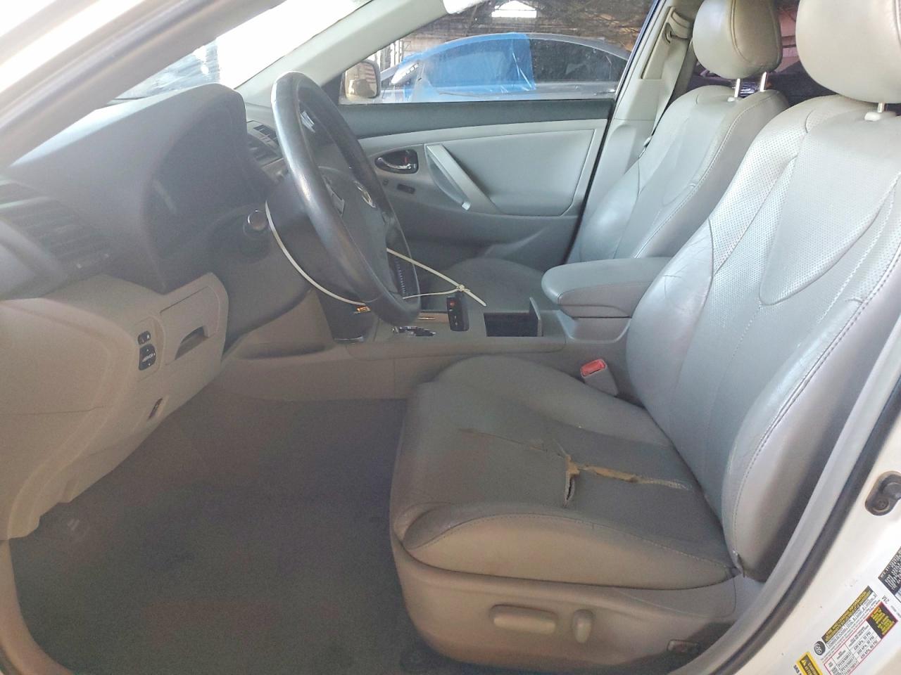 2011 TOYOTA CAMRY SE V6 photo 13