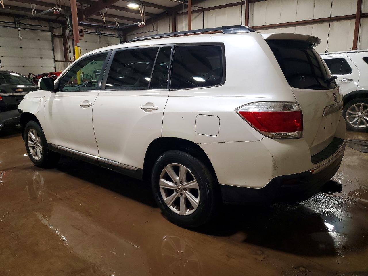 2013 TOYOTA HIGHLANDER SE photo 3