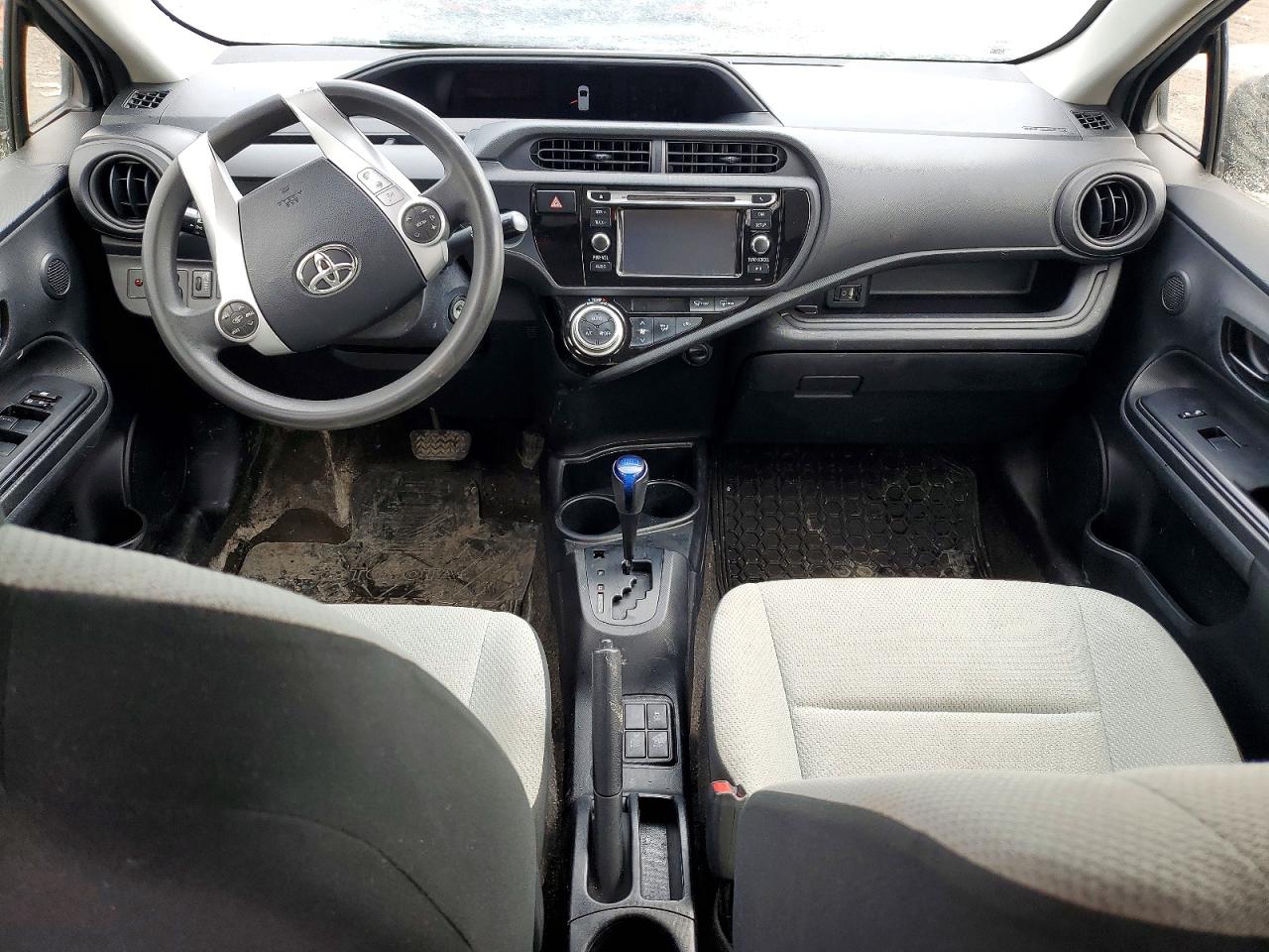 2016 TOYOTA PRIUS C ONE photo 8