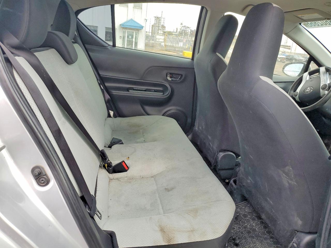2016 TOYOTA PRIUS C ONE photo 10