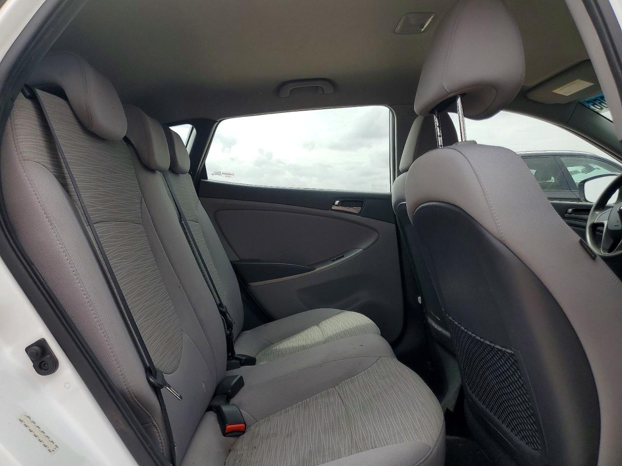 2017 HYUNDAI ACCENT SE photo 37