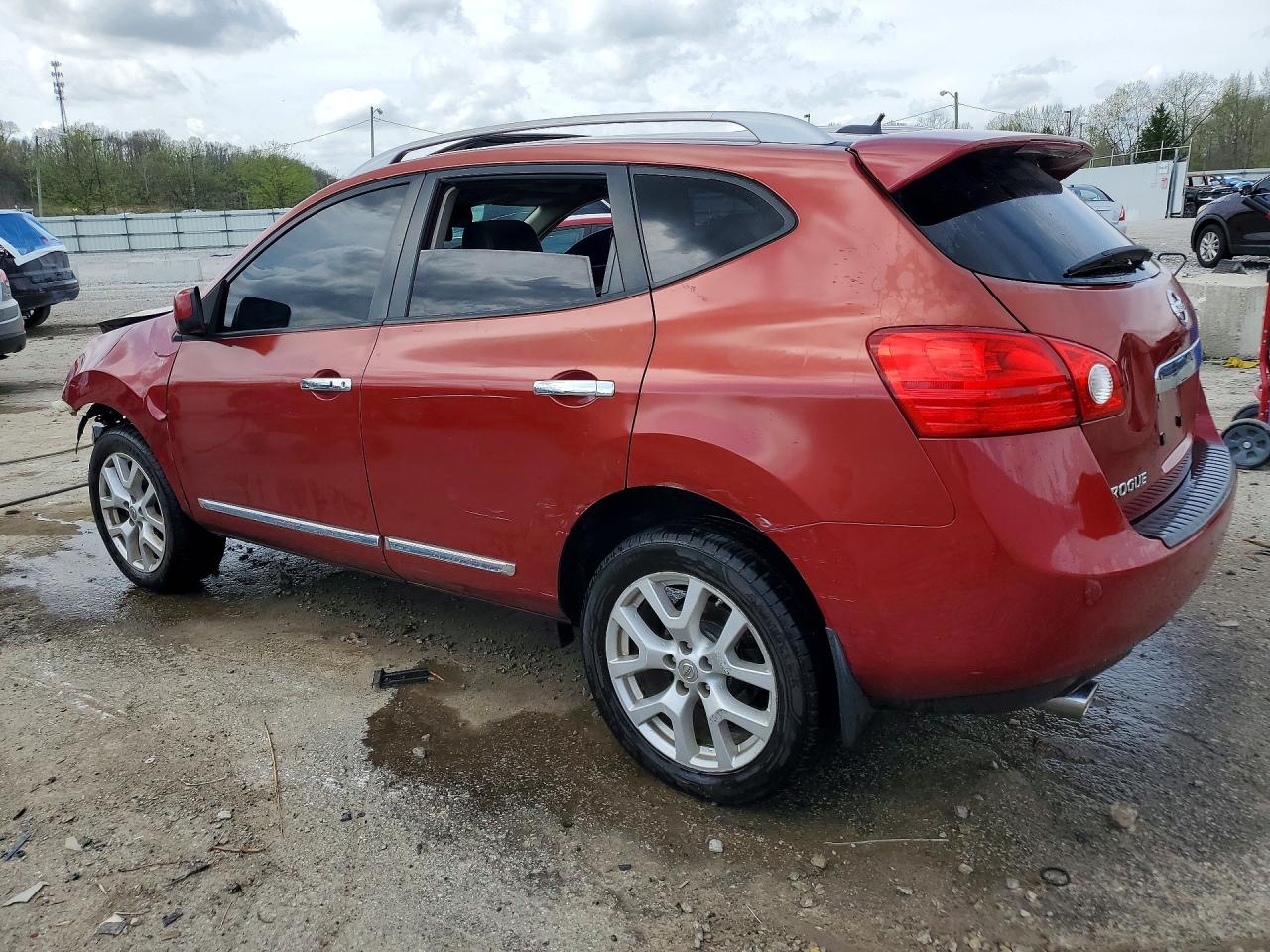 2013 NISSAN ROGUE S photo 3