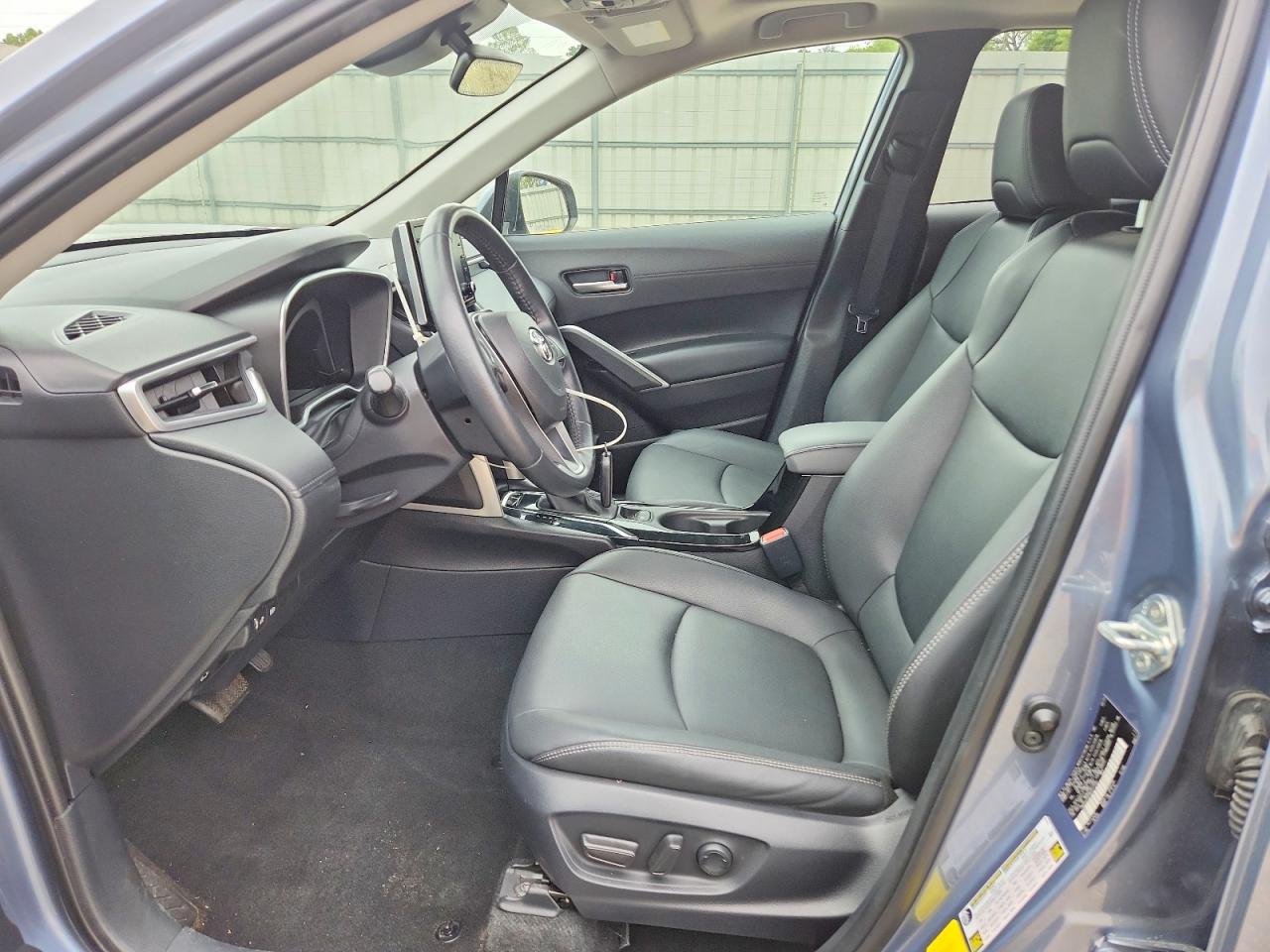 2022 TOYOTA COROLLA CROSS XLE photo 19