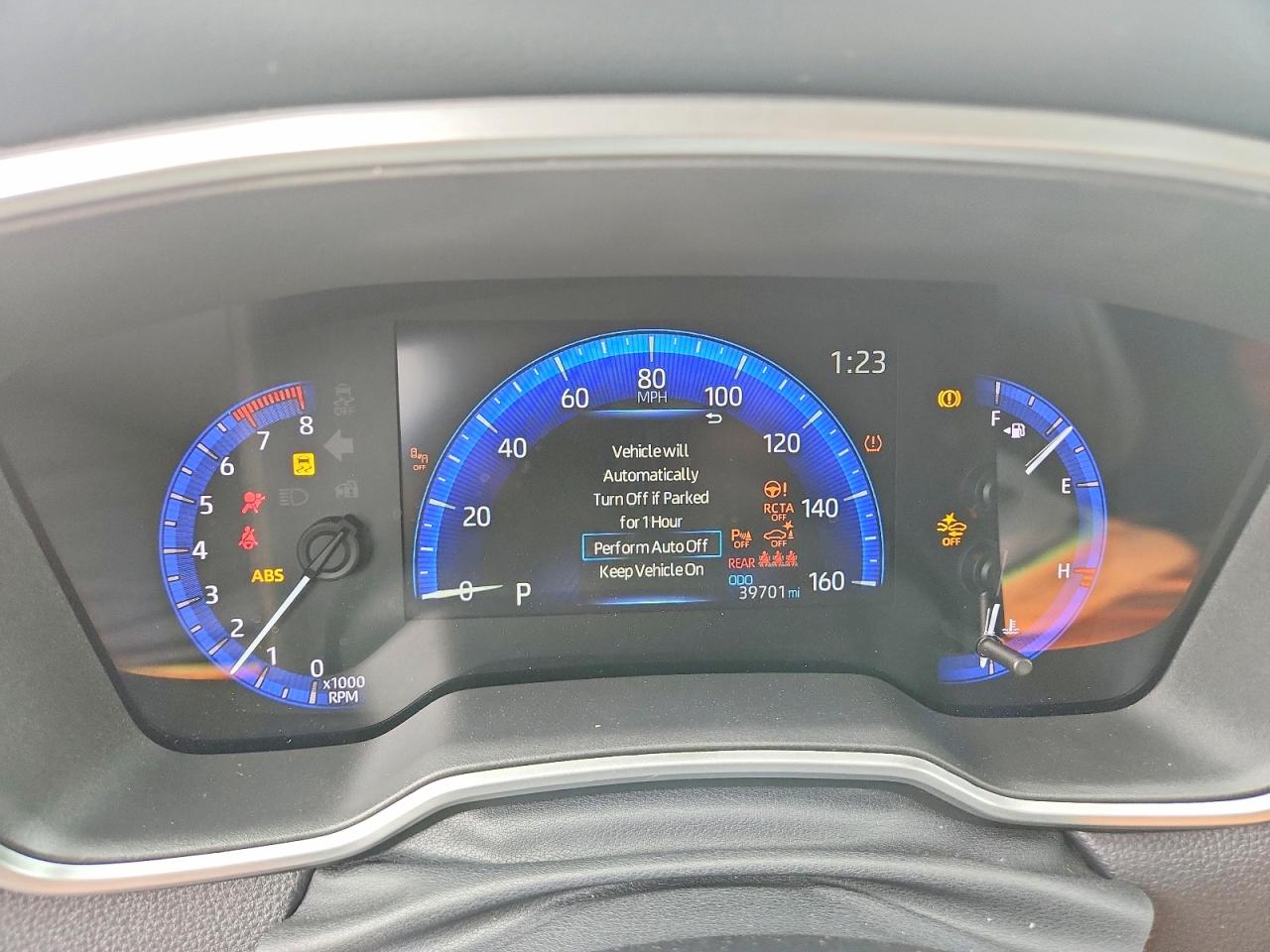 2022 TOYOTA COROLLA CROSS XLE photo 25