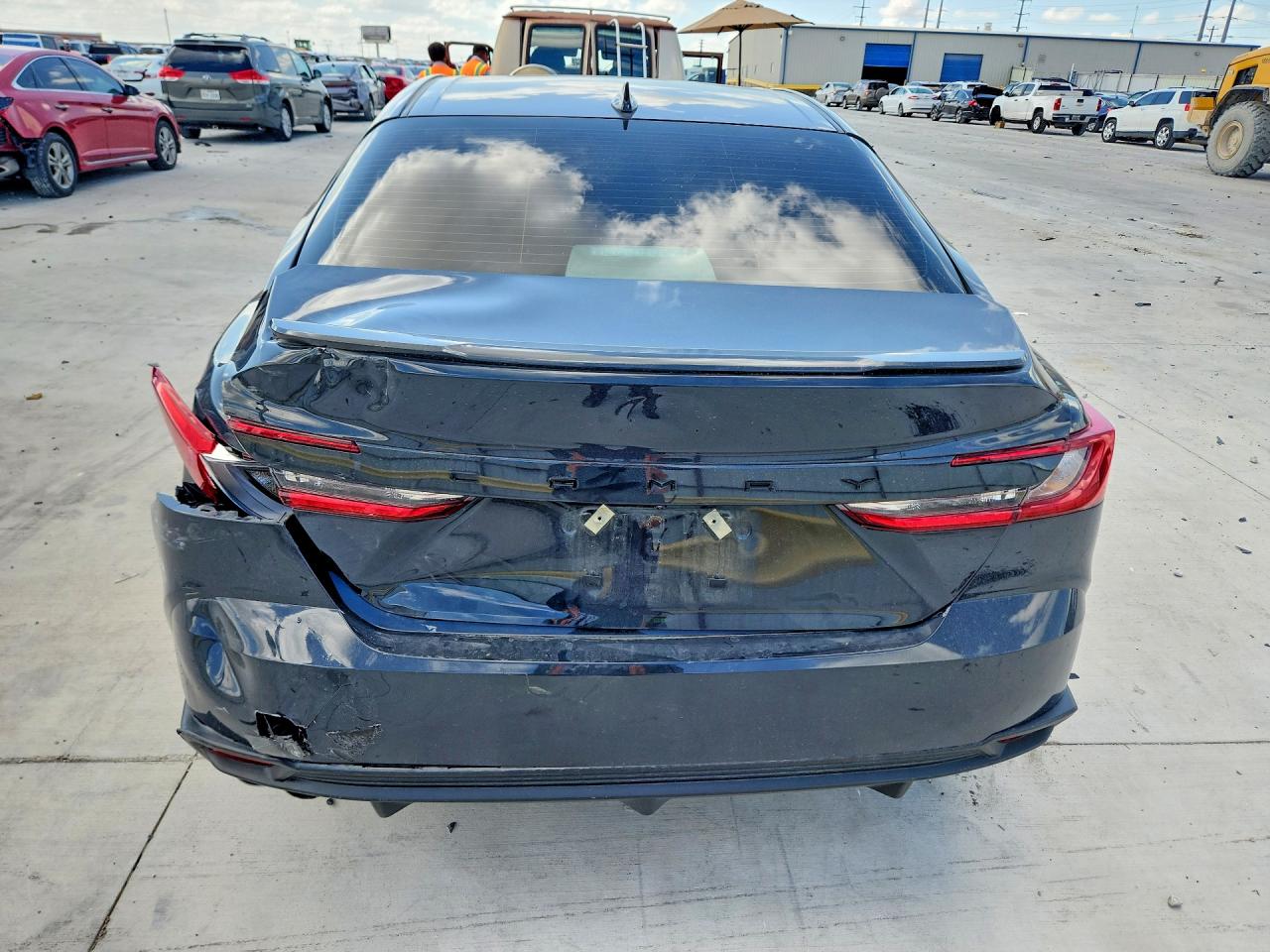 2025 TOYOTA CAMRY SE photo 16