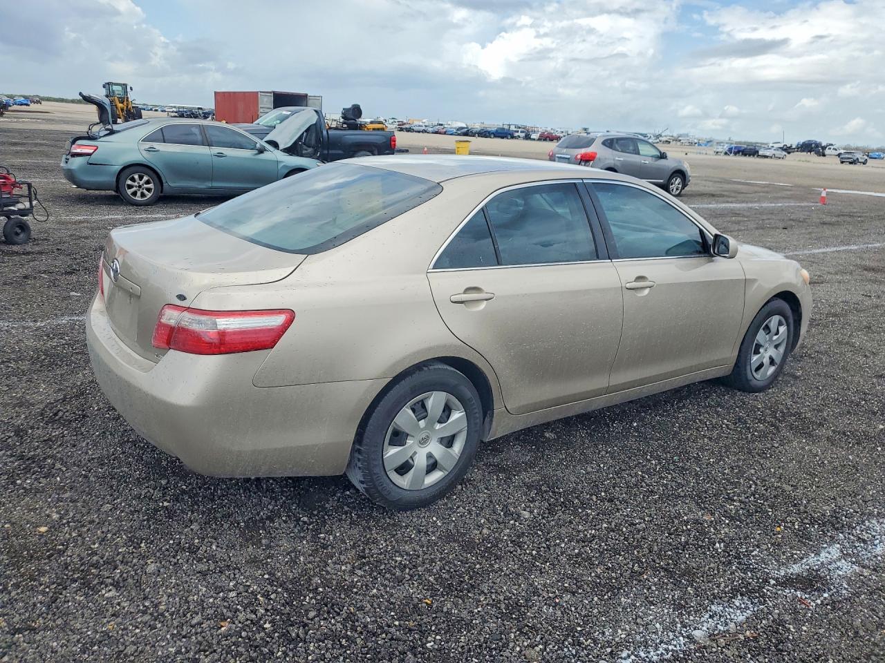 2009 TOYOTA CAMRY LE photo 7