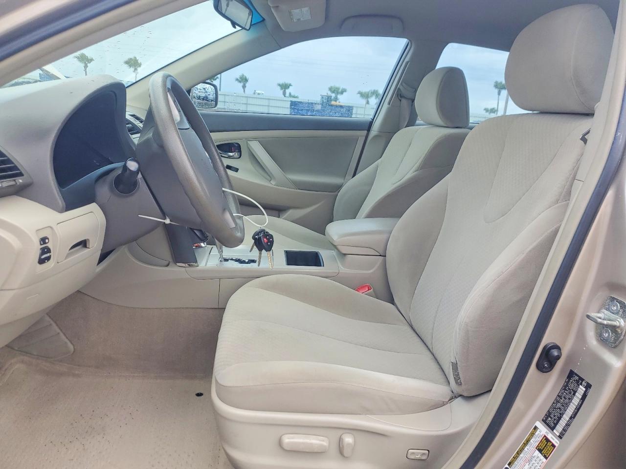 2009 TOYOTA CAMRY LE photo 19