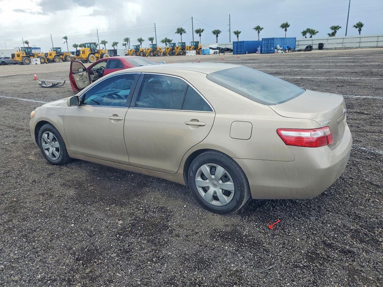 2009 TOYOTA CAMRY LE photo 4