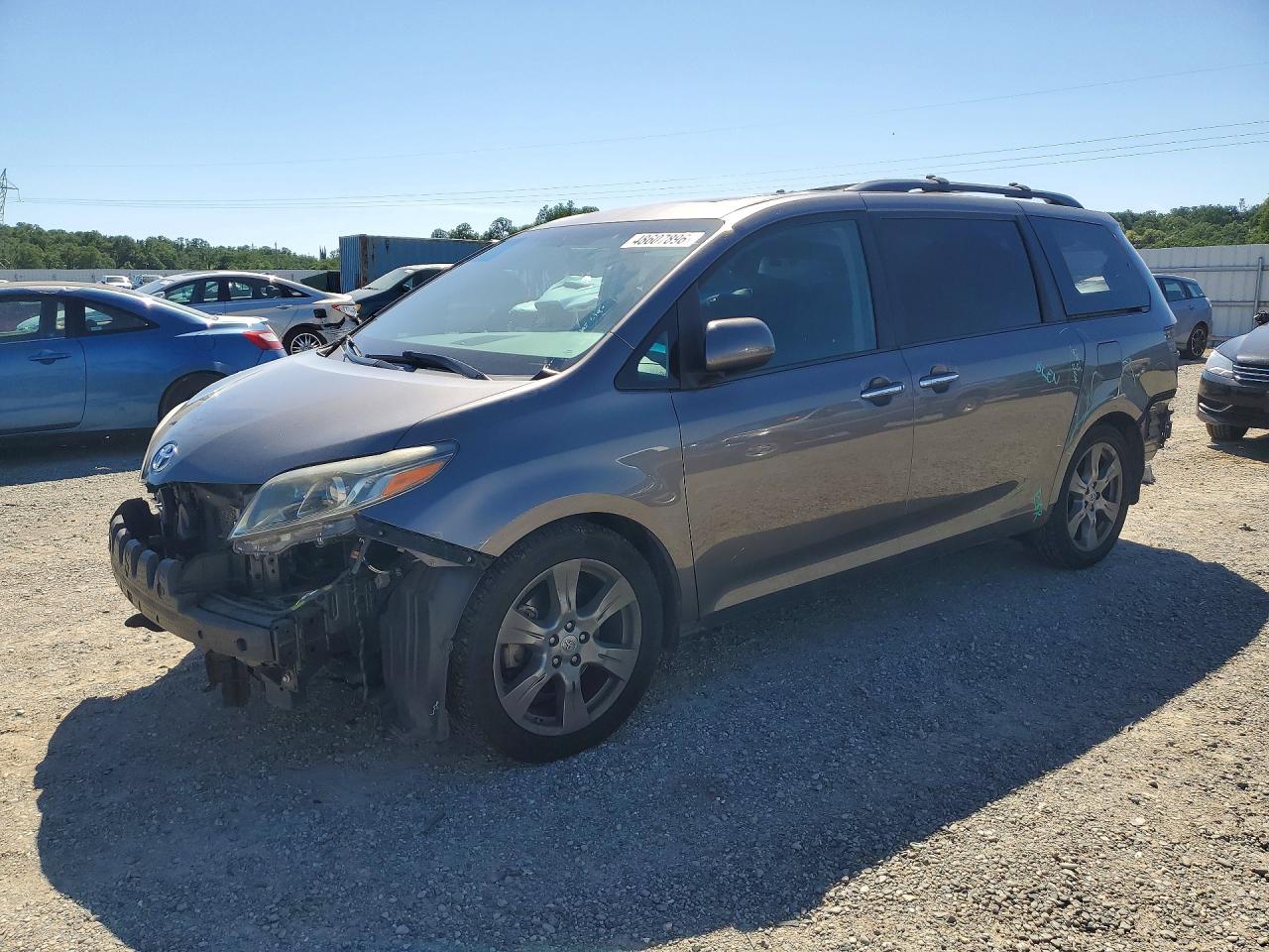 2017 TOYOTA SIENNA