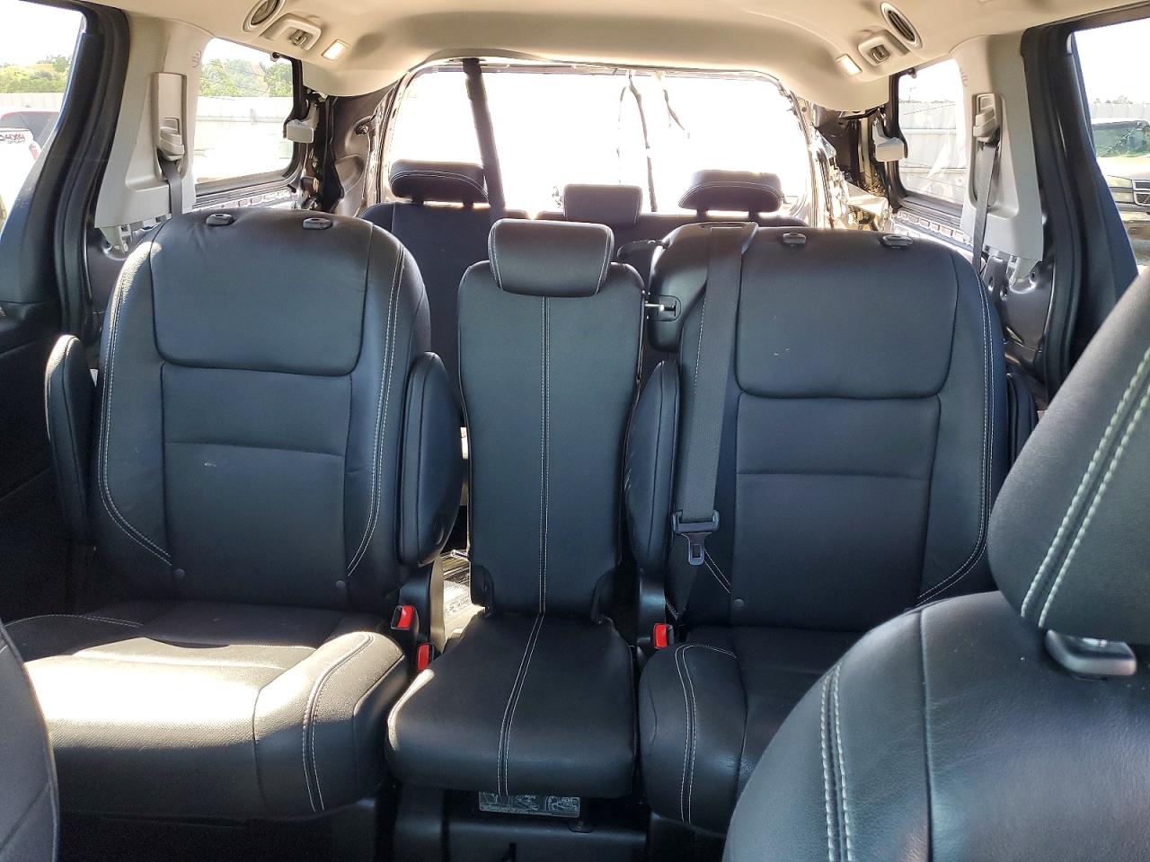 2017 TOYOTA SIENNA SE 8-PASSENGER photo 19