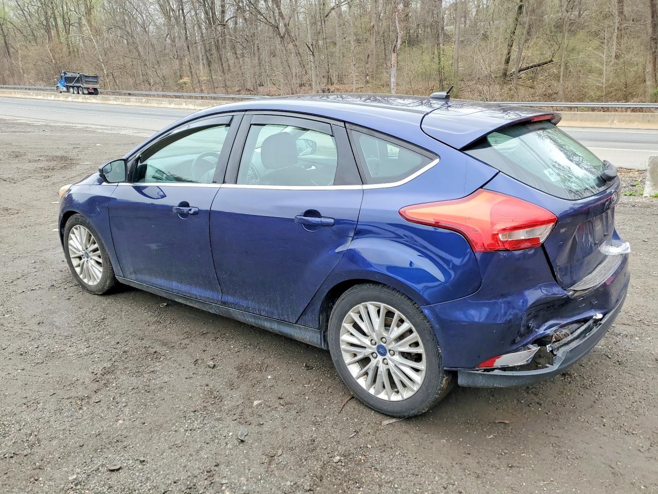 2017 FORD FOCUS TITANIUM photo 2