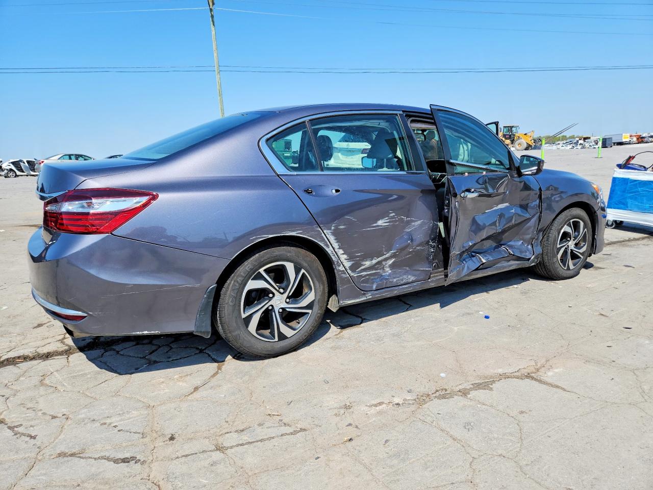 2017 HONDA ACCORD LX photo 5
