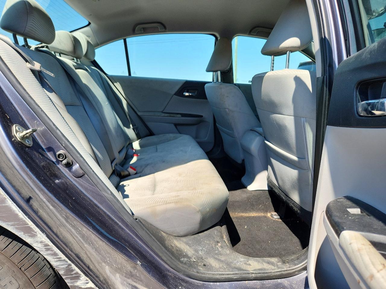 2017 HONDA ACCORD LX photo 19