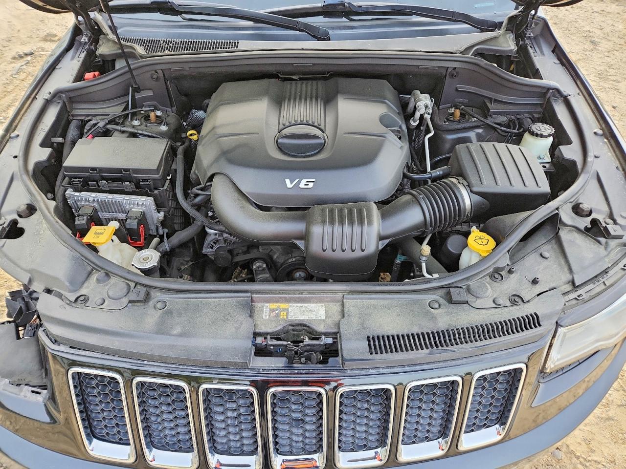 2015 JEEP GRAND CHEROKEE OVERLAND photo 23