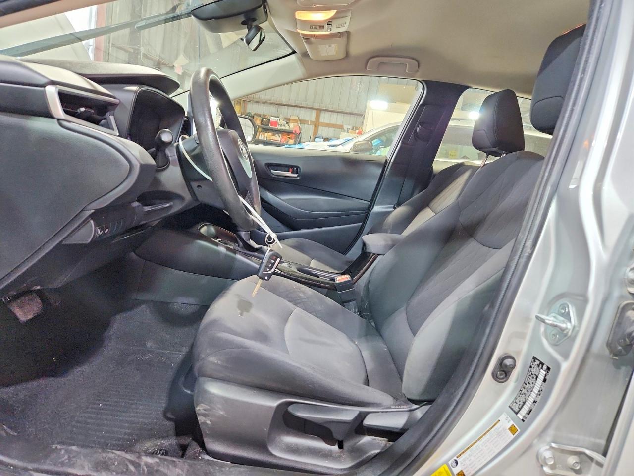 2021 TOYOTA COROLLA LE photo 13