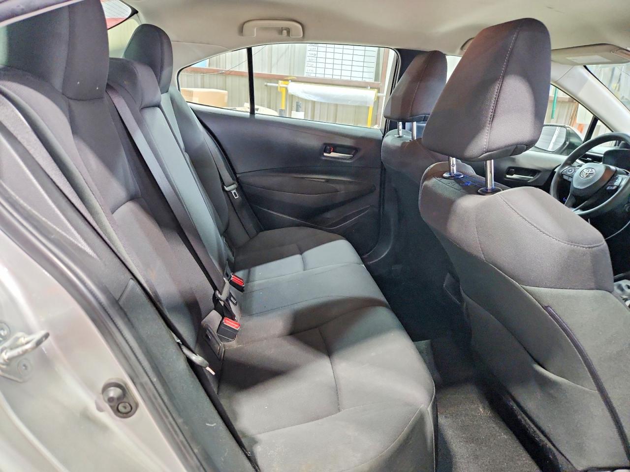 2021 TOYOTA COROLLA LE photo 19