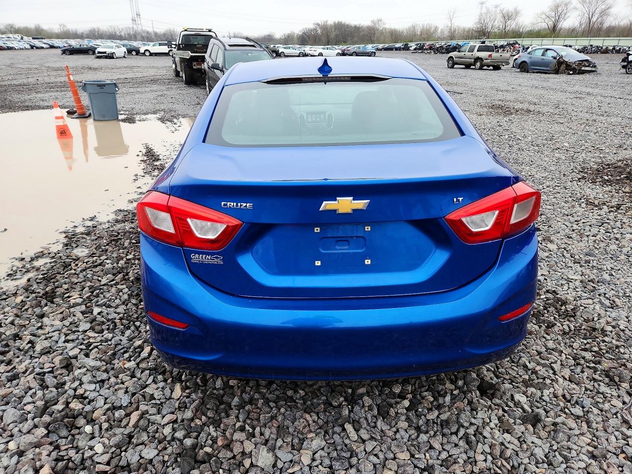 2017 CHEVROLET CRUZE LT photo 6