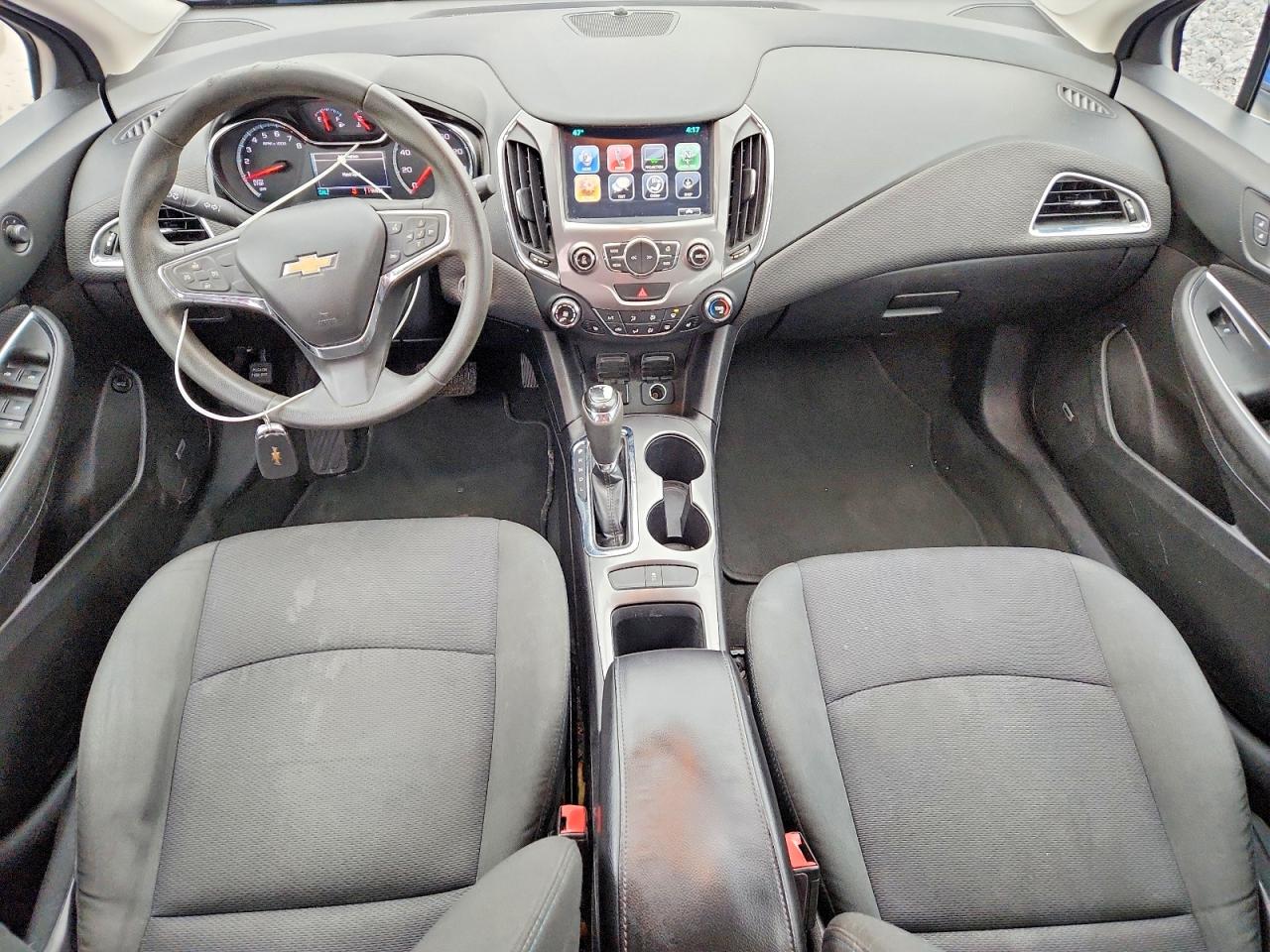 2017 CHEVROLET CRUZE LT photo 8
