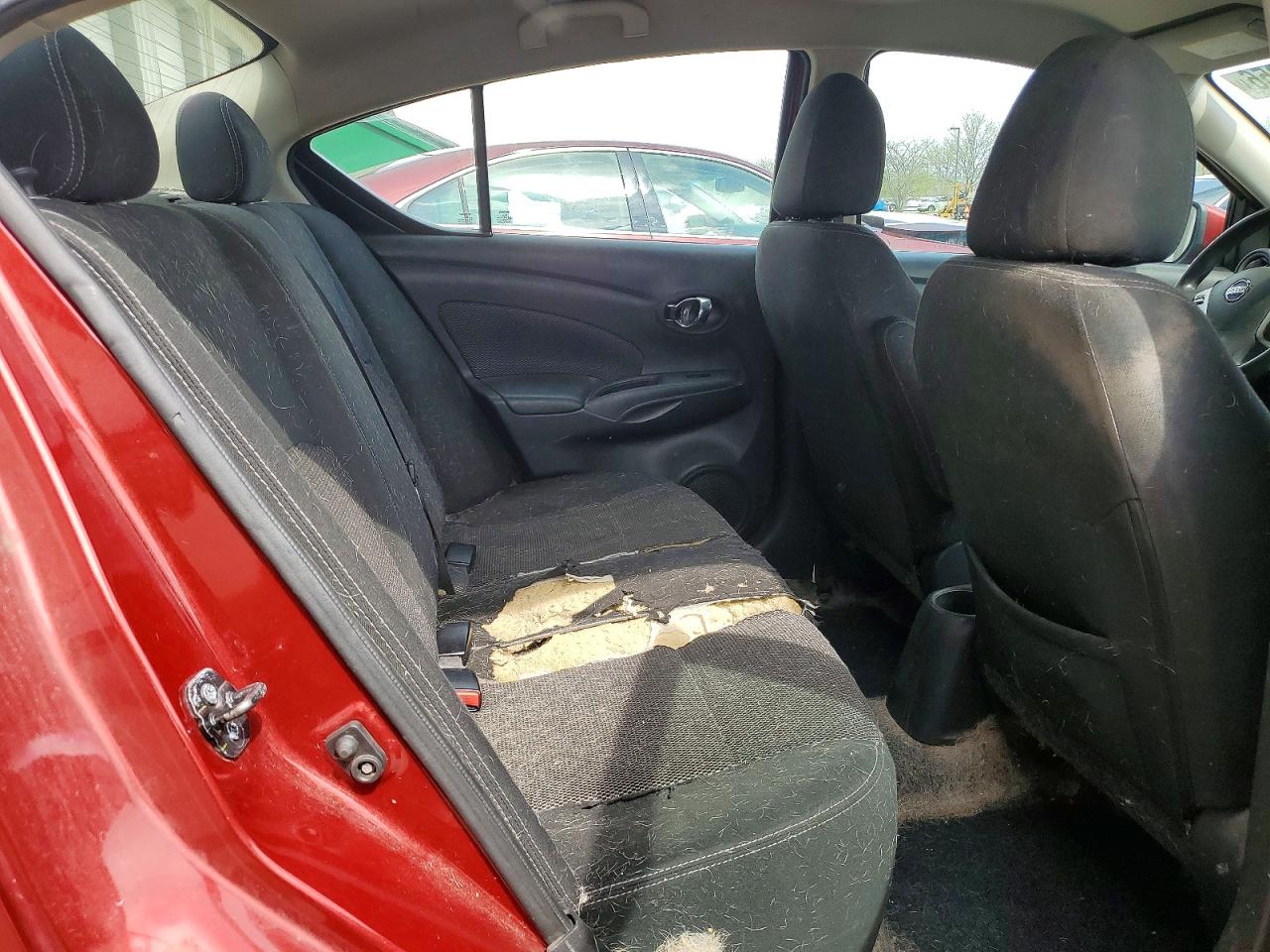 2019 NISSAN VERSA SV photo 10