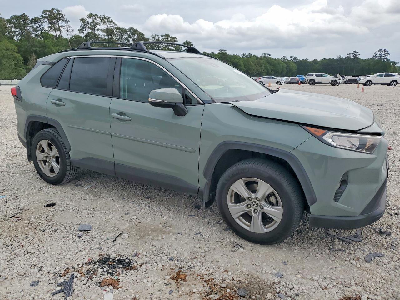 2019 TOYOTA RAV4 XLE photo 7