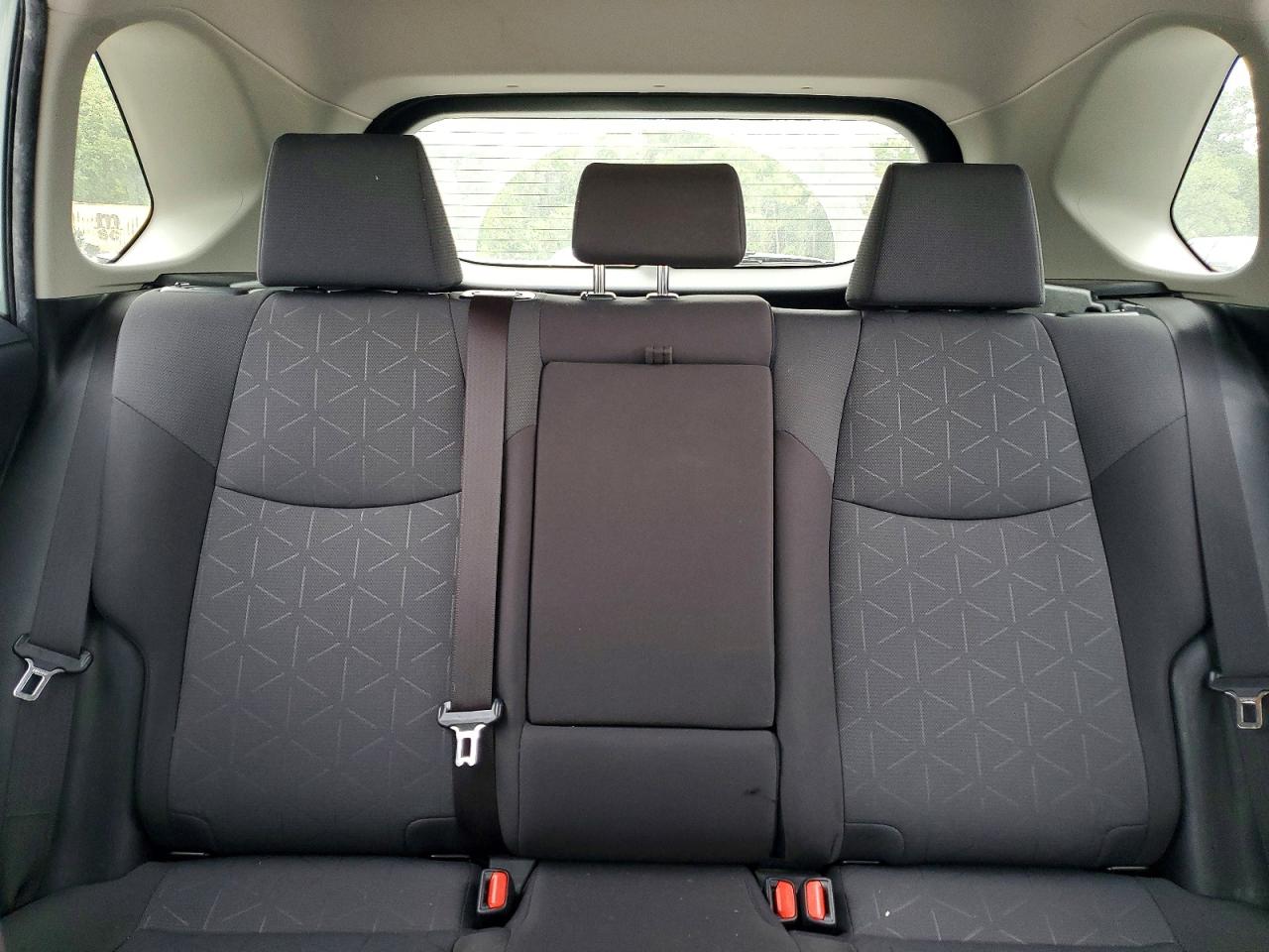 2019 TOYOTA RAV4 XLE photo 19