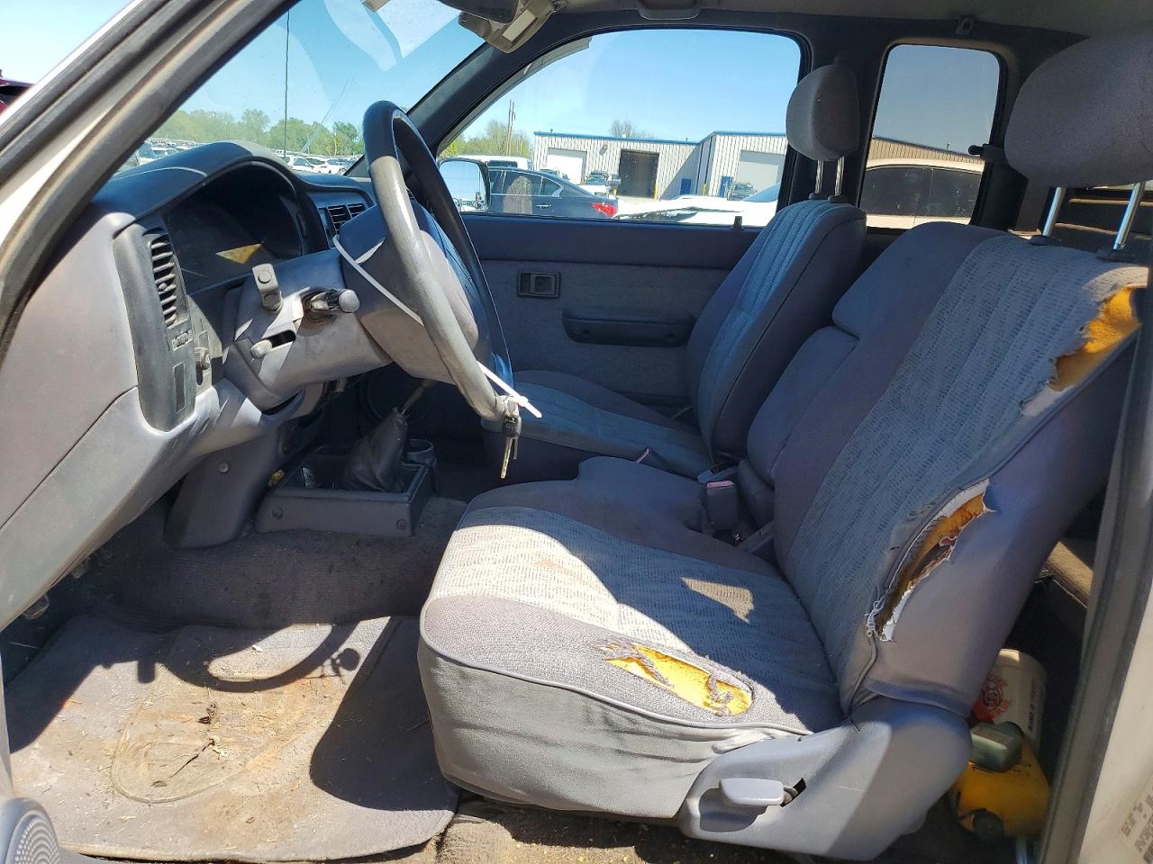 1998 TOYOTA TACOMA BASE photo 19