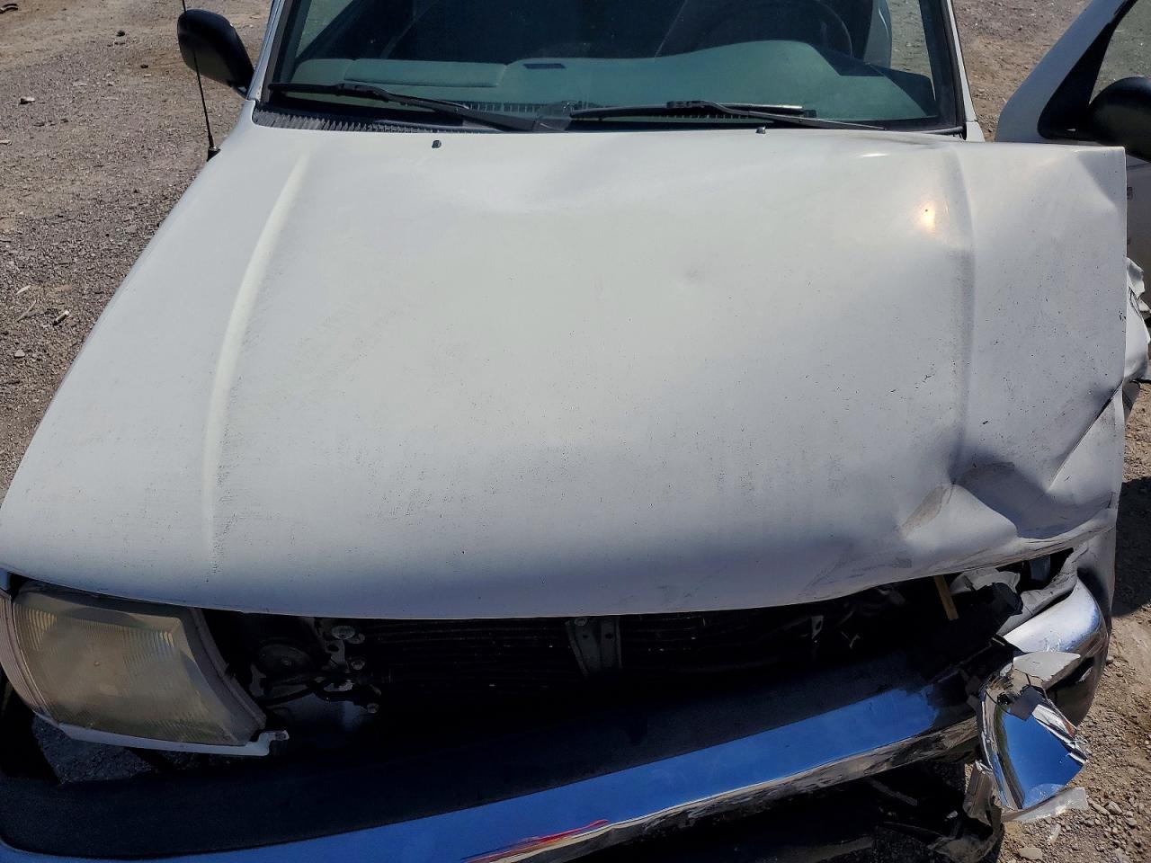 1998 TOYOTA TACOMA BASE photo 31