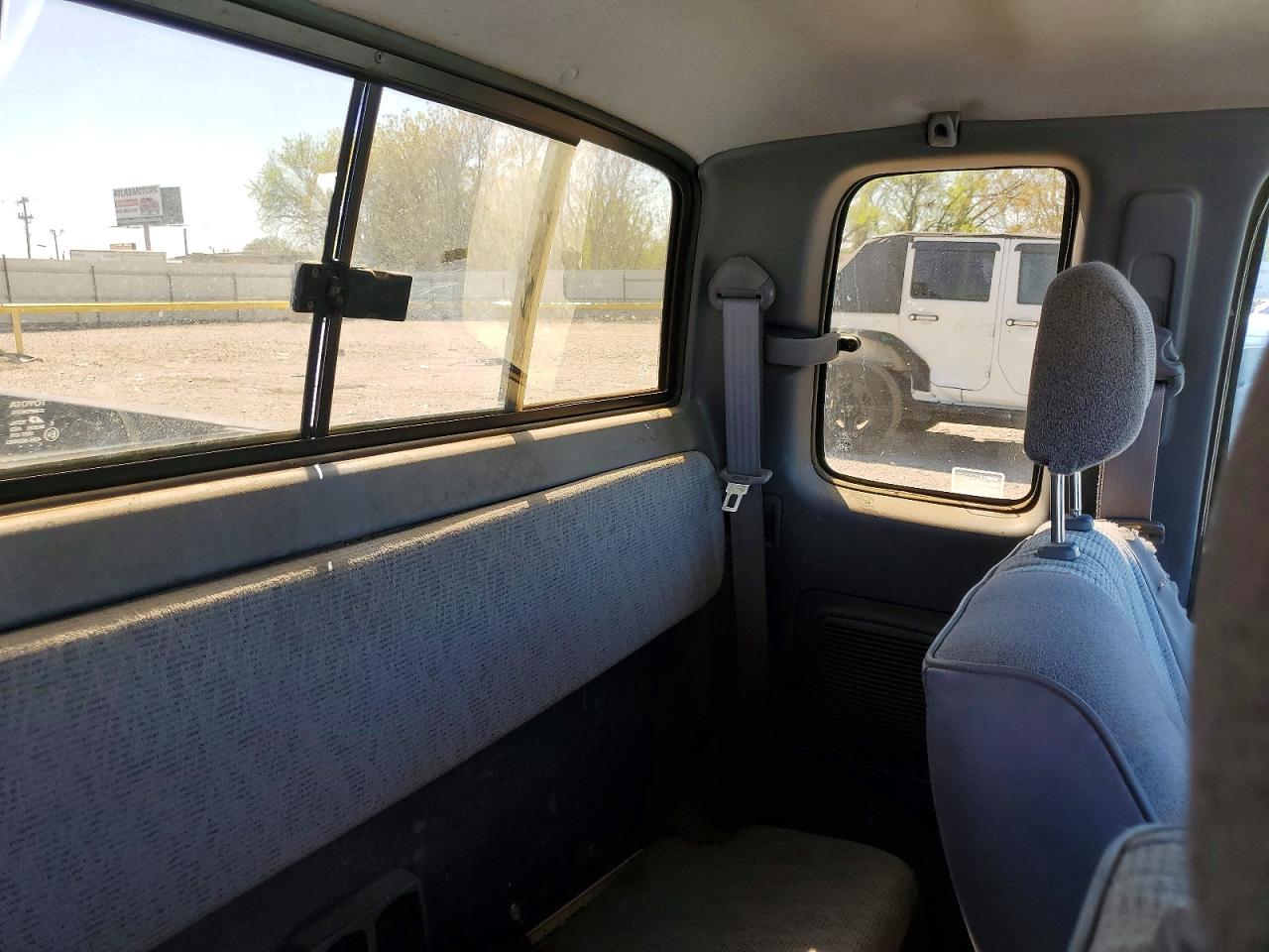 1998 TOYOTA TACOMA BASE photo 28