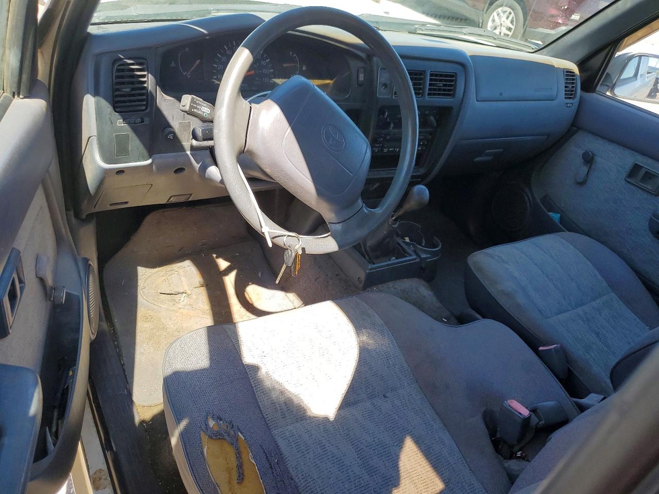 1998 TOYOTA TACOMA BASE photo 22