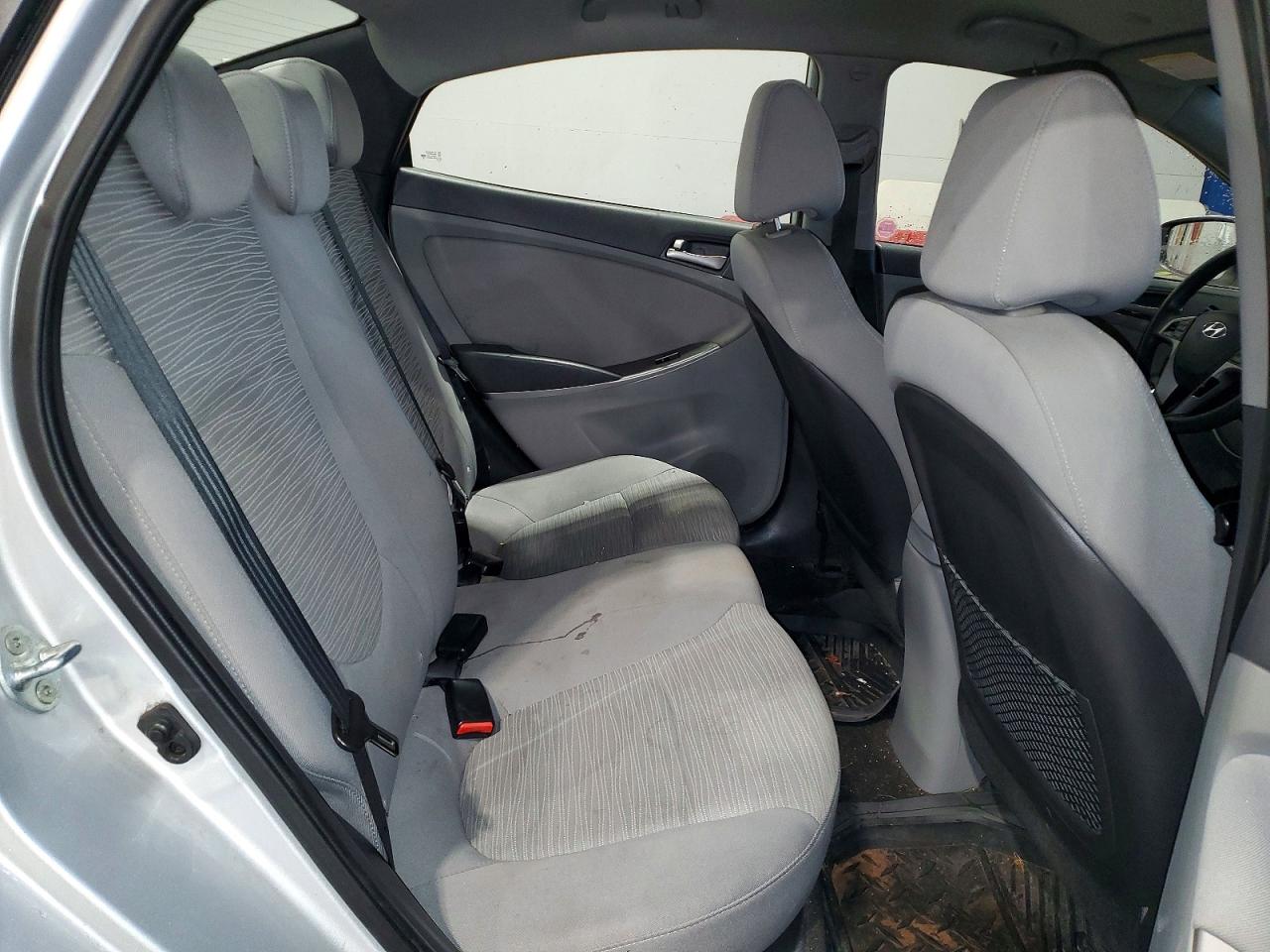 2017 HYUNDAI ACCENT SE photo 19