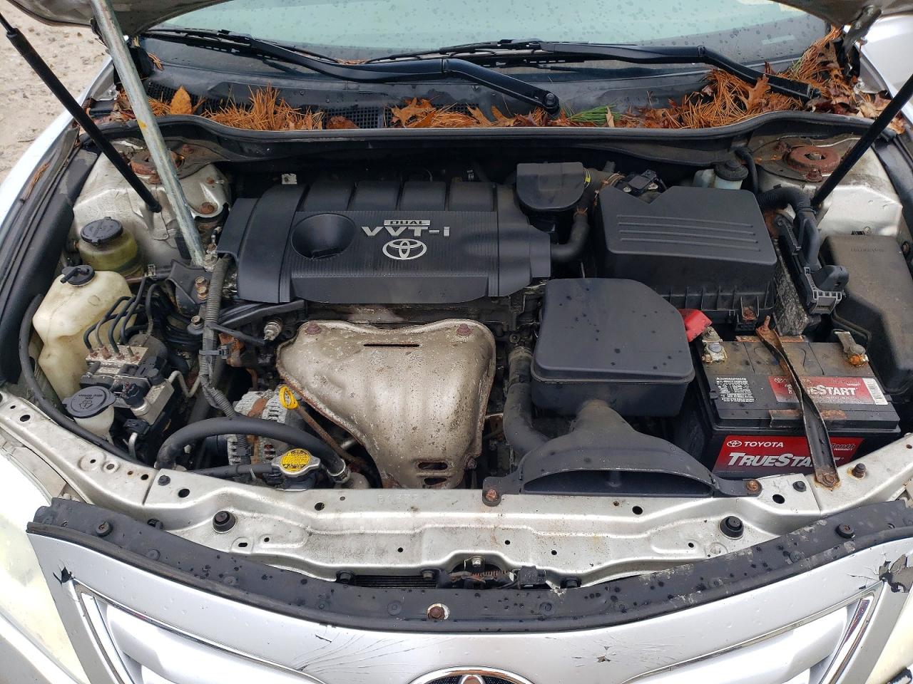 2010 TOYOTA CAMRY LE photo 11