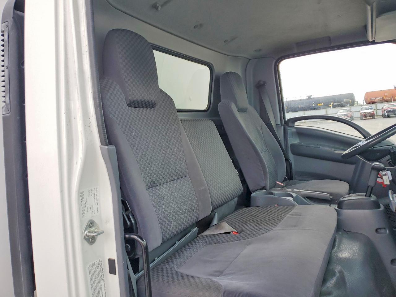 2012 ISUZU NPR - BOX TRUCK photo 21