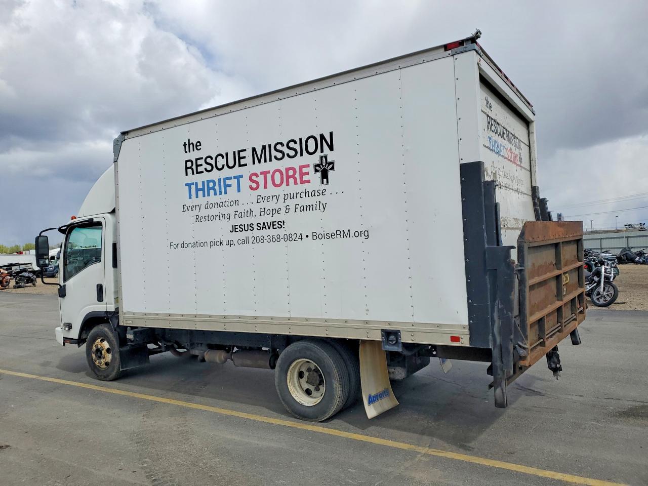 2012 ISUZU NPR - BOX TRUCK photo 3