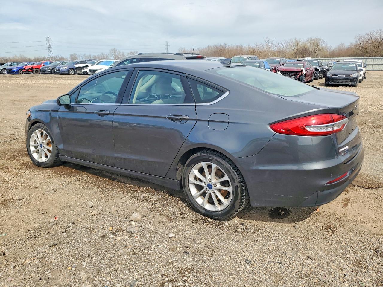 2019 FORD FUSION SE photo 4